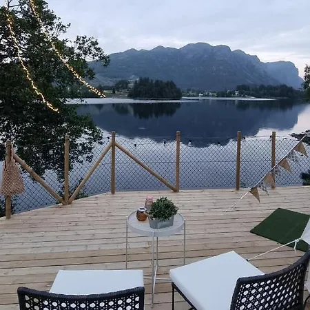 Pulpit Rock Vaulali *