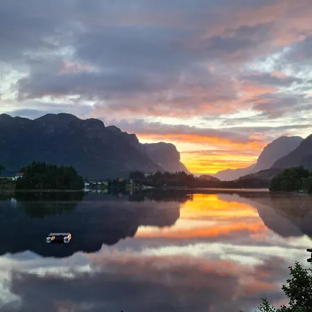Pulpit Rock Vaulali *