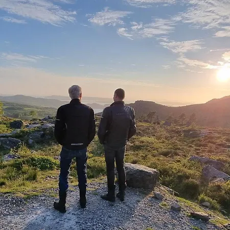 Pulpit Rock Vaulali Tau
