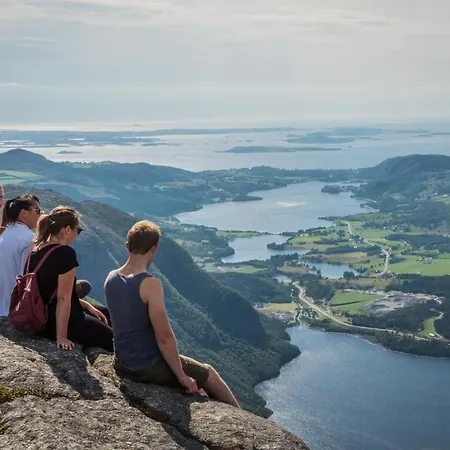 Pulpit Rock Vaulali * Tau