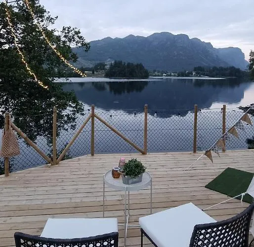 Pulpit Rock Vaulali *