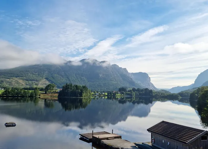Pulpit Rock Vaulali Tau