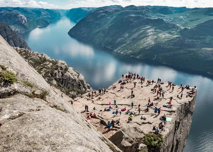 Vandrerhjem Pulpit Rock Vaulali *
